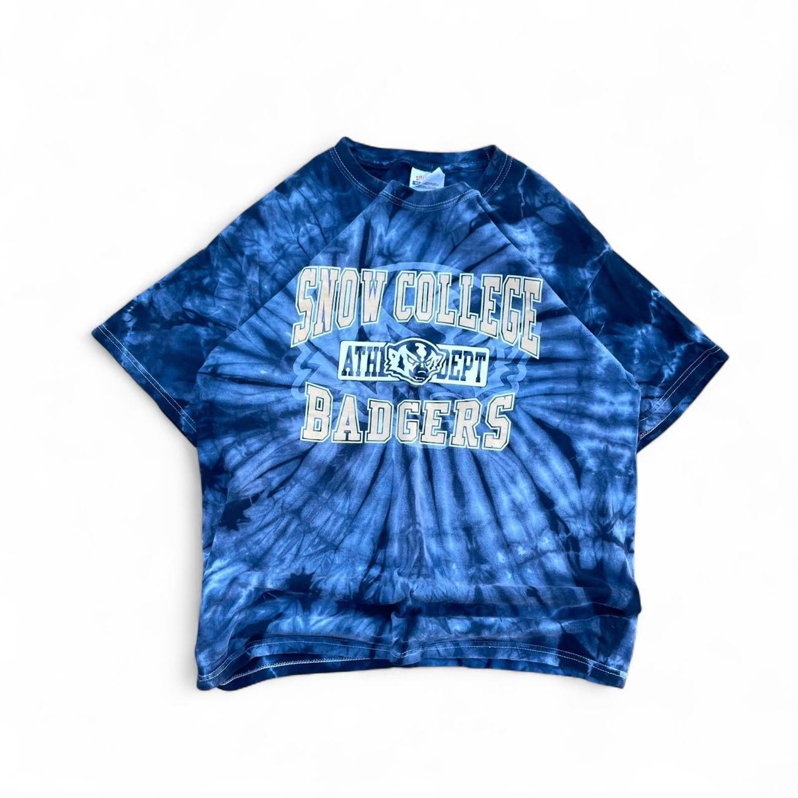 Vintage Snow College Badgers AOP Tie-Dye T-Shirt Hanes - uptwn vintage - b4505d9a-3629-4c84-a9a0-25929ccbb064