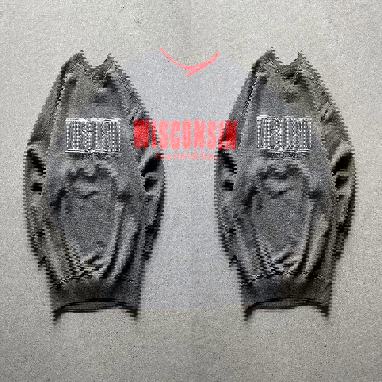 Vintage Y2K Embroidered University Of Wisconsin Sweatshirt