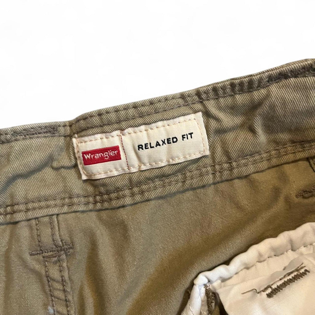 Baggy Tan Wrangler Cargo Shorts Wrangler 0414ed45-85d5-4be6-a4d7-56b8f2271191