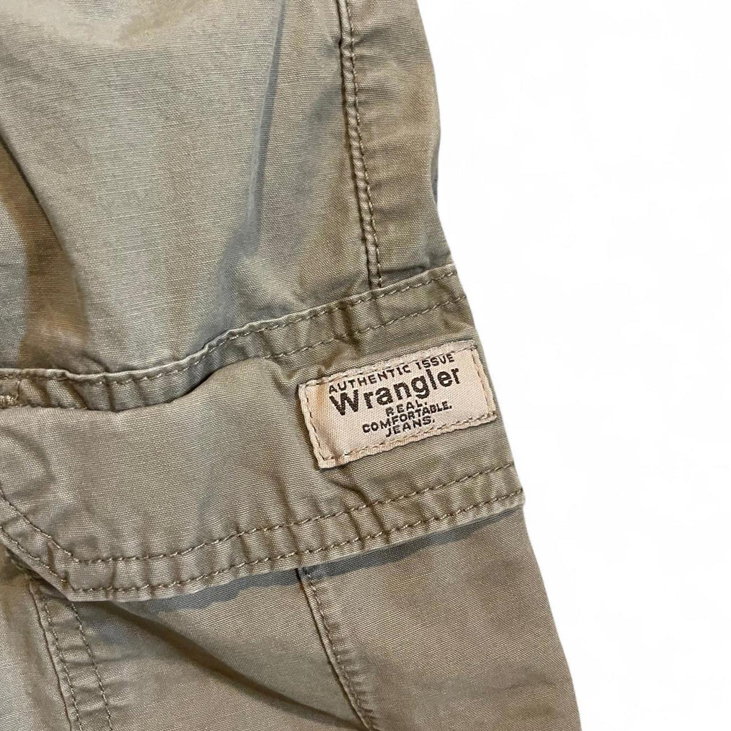 Vintage Y2K Baggy Tan Wrangler Cargo Shorts Wrangler 0986fc31-6b1e-4378-8ed8-97f751006cb8