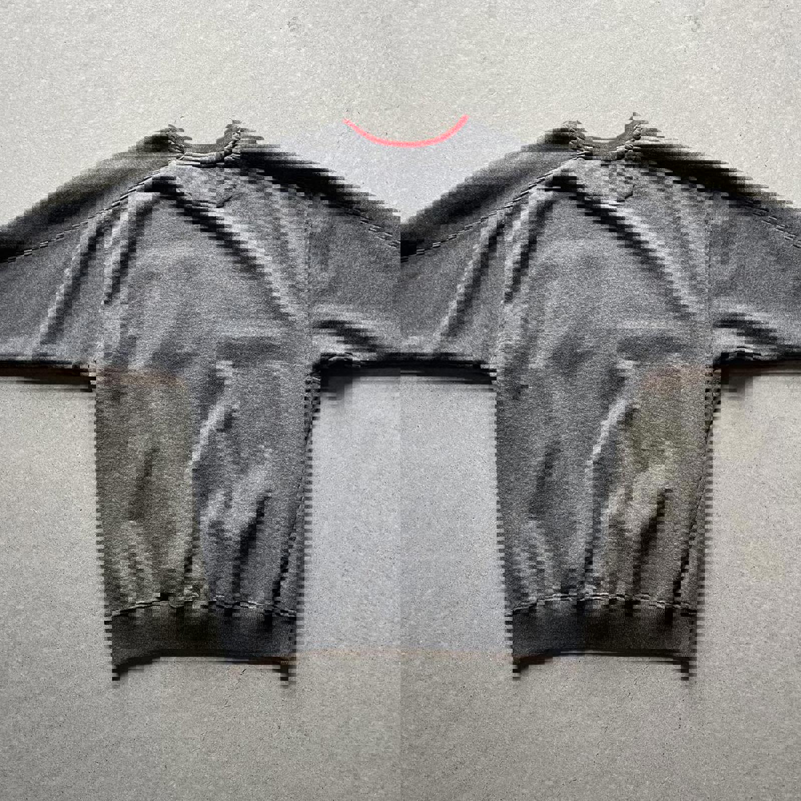 Vintage Y2K Embroidered University Of Wisconsin Sweatshirt