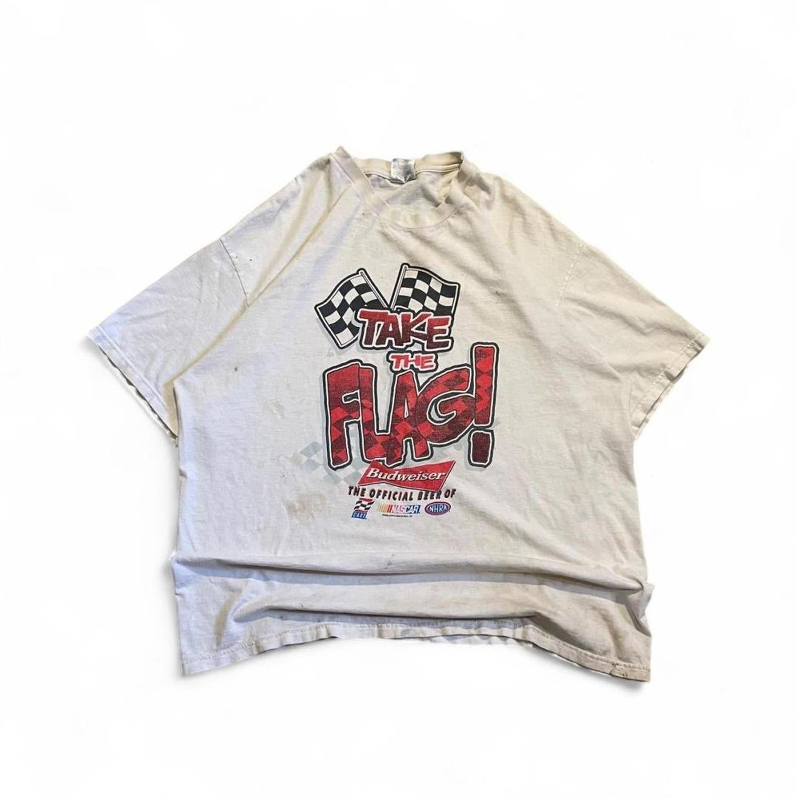 Vintage Thrashed 2000 Race For The Flag NASCAR T-Shirt Hanes - uptwn vintage - 1fa33ce9-a004-4cb2-9a58-782a83cb3f23
