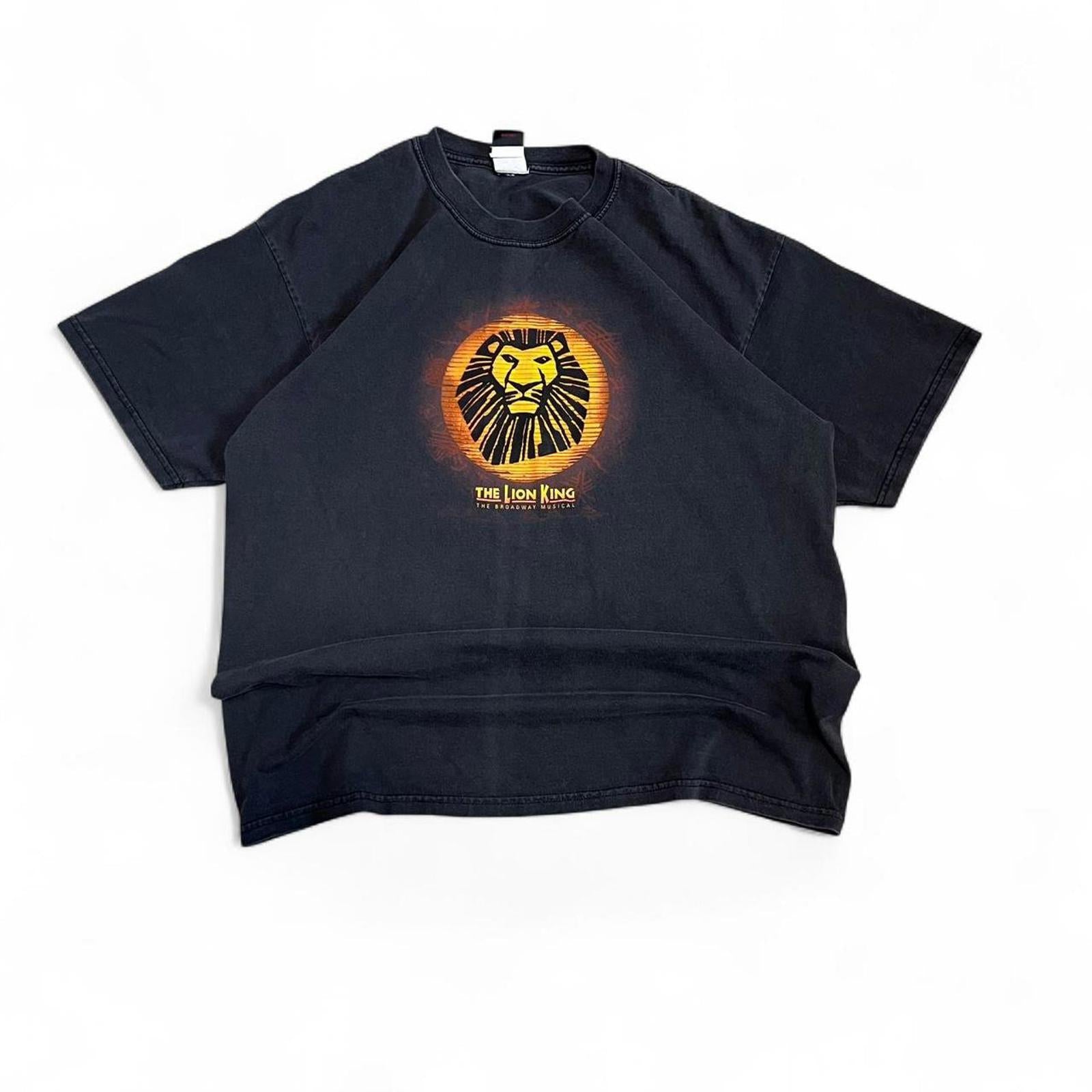Vintage 2002 Disney Lion King Graphic T-Shirt