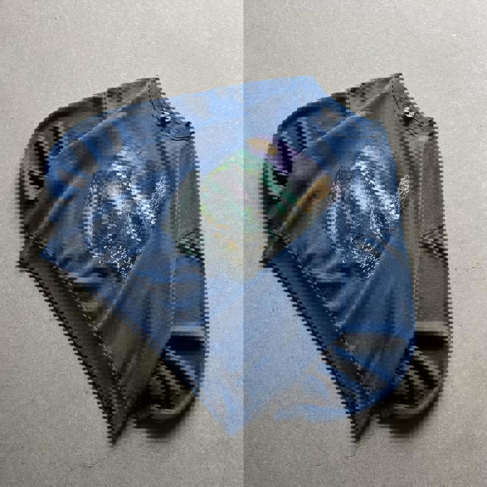 Vintage 90s Navy Wildlife Expedition Crewneck Sweatshirt