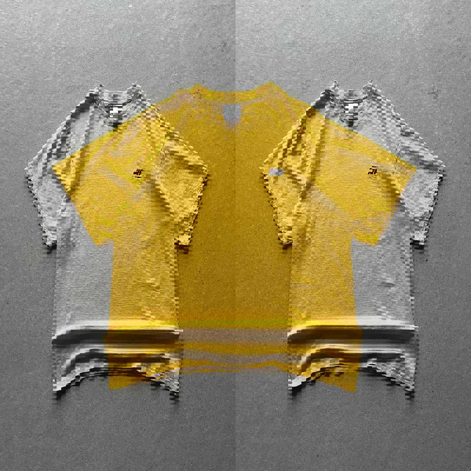 Vintage Y2K Yellow Nike Spell-Out T-Shirt