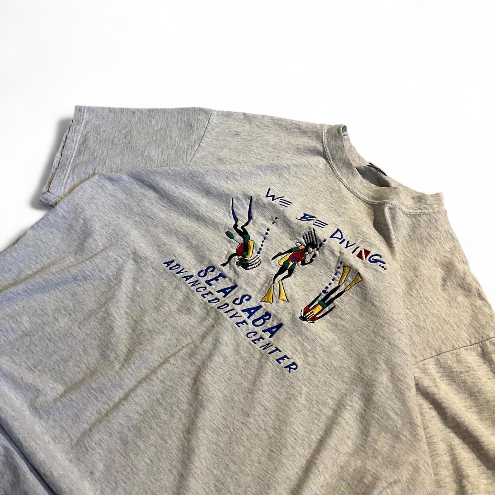 Vintage 90s Retro Embroidered Sea Saba Diving T-Shirt American Vintage 3d736845-aa11-4cd7-8c7c-23917c31c6f4