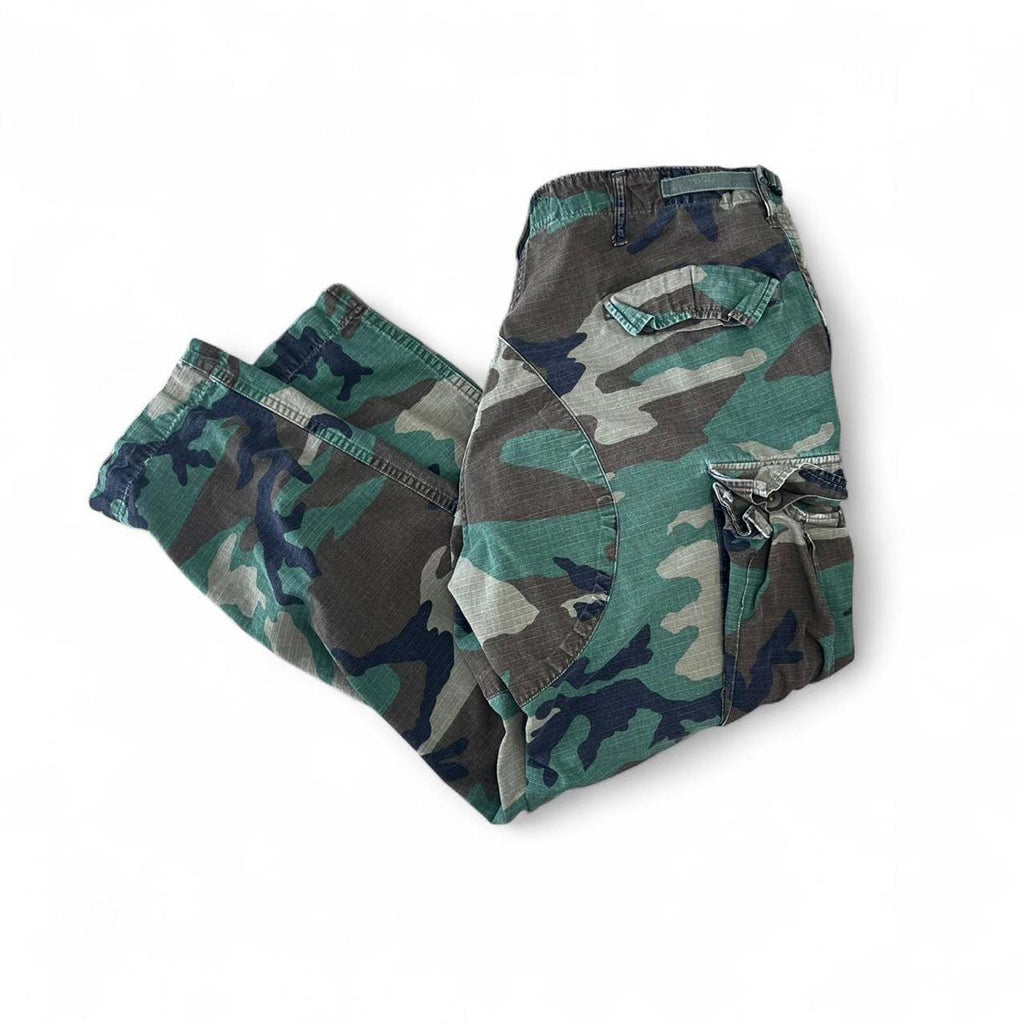 Vintage Y2K Retro Baggy Camo Cargo Military Pants American Vintage 52d7016a-a1eb-4421-85fb-ea8ad7c5c41f