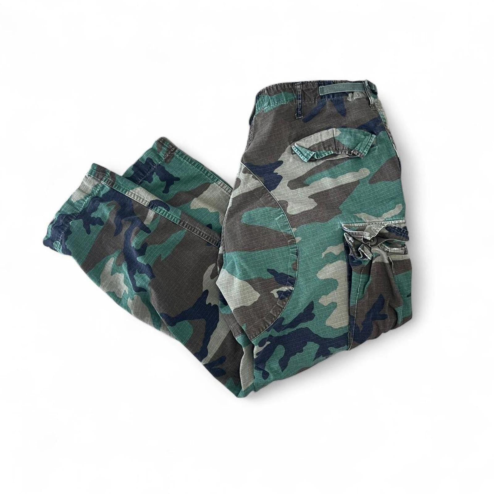 Vintage Y2K Retro Baggy Camo Cargo Military Pants American Vintage 52d7016a-a1eb-4421-85fb-ea8ad7c5c41f