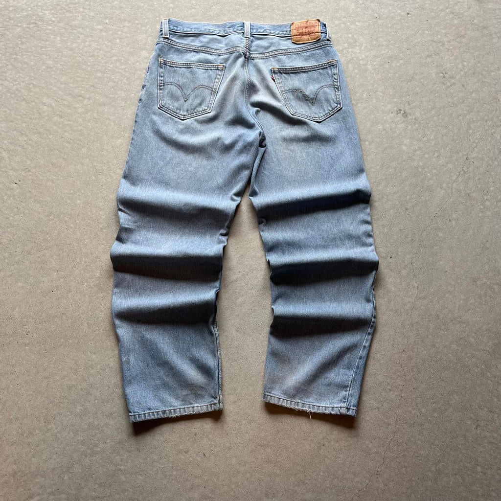 Vintage 2005 Levi’s 550 Light Wash Jeans