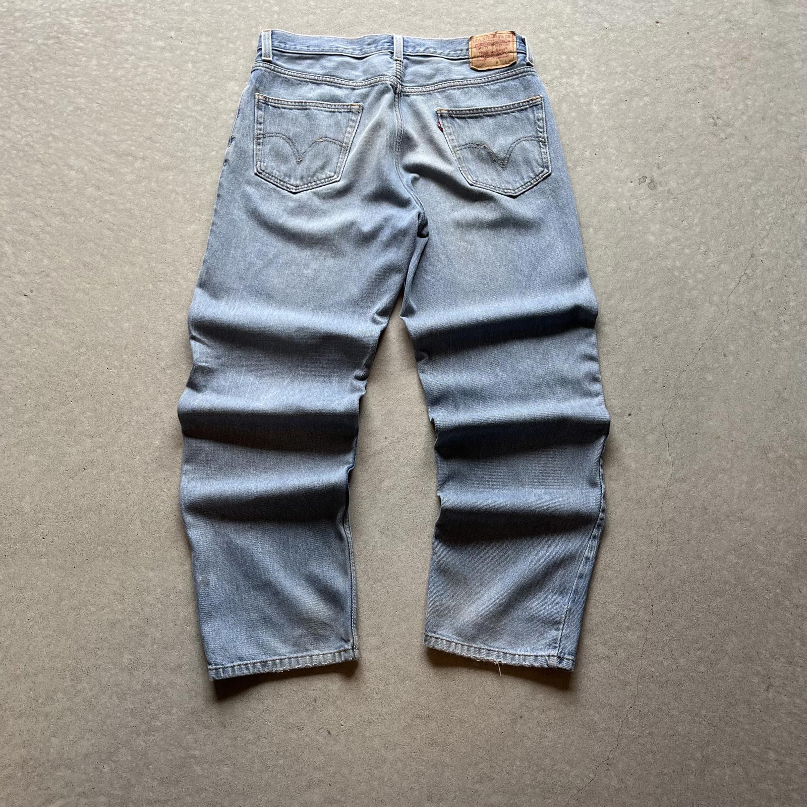 Vintage 2005 Levi’s 550 Light Wash Jeans