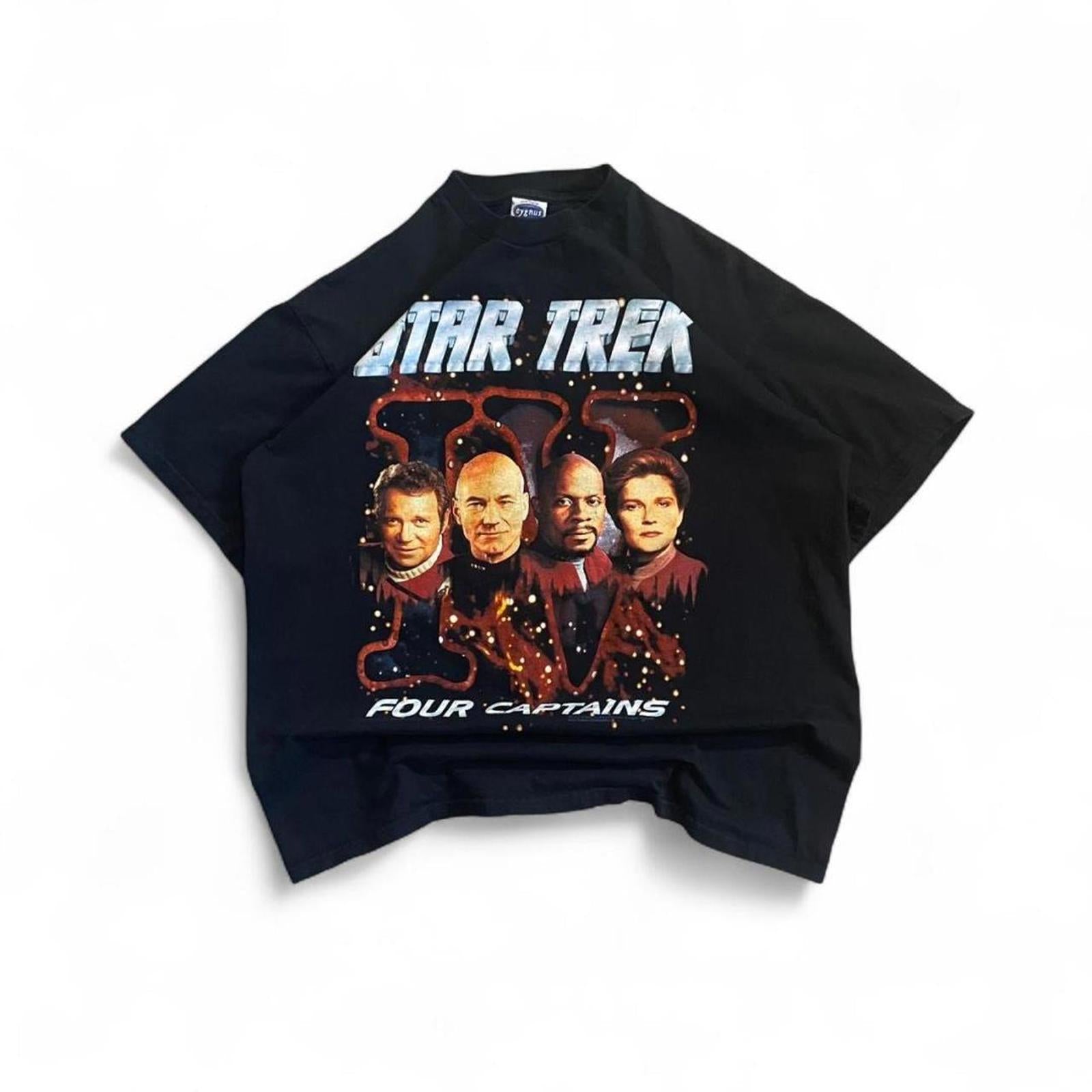 Vintage 1998 Star Trek IV "Four Captains" Graphic T-Shirt American Vintage 9ea8a6f0-3b18-492d-ae83-db2635b6d306