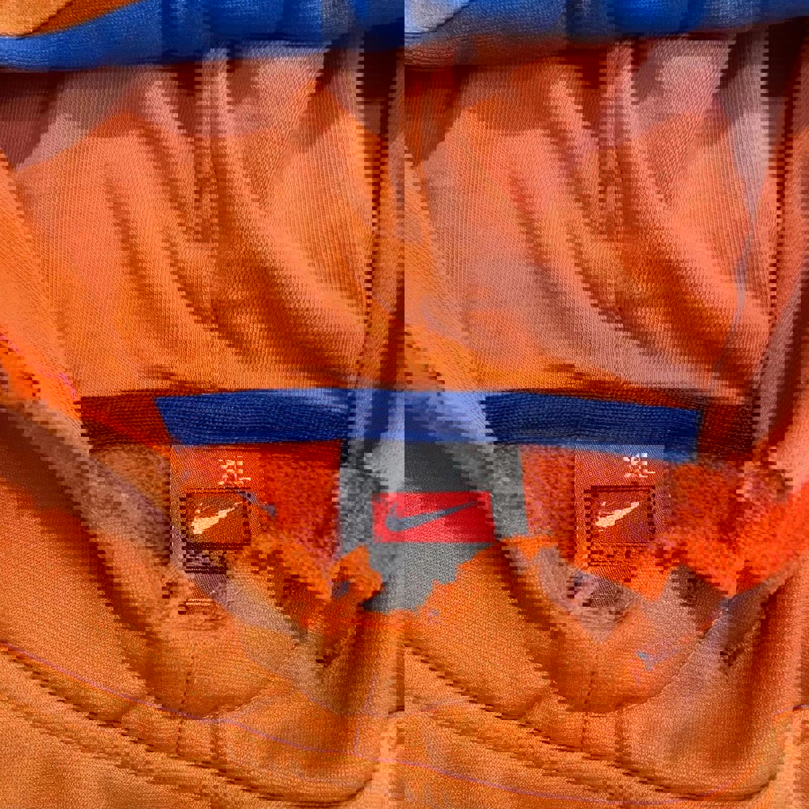 Vintage Y2K Nike Center Swoosh Boise State Hoodie Nike - uptwn vintage - a0e8e462-4f4a-467a-a5b5-cef16a7440db
