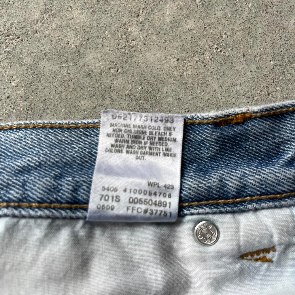 Vintage 2005 Levi’s 550 Light Wash Jeans