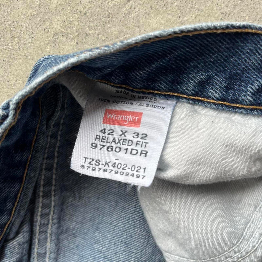 Vintage Y2K Baggy Wrangler Blue Jeans - Uptwn Vintage