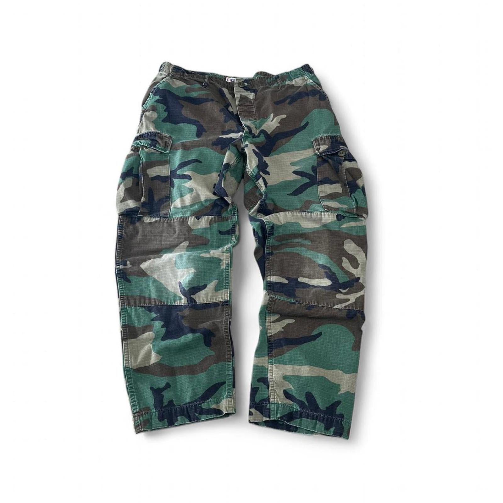 Vintage Y2K Retro Baggy Camo Cargo Military Pants American Vintage af3a7aca-eb23-4f80-be66-089a81419fe0