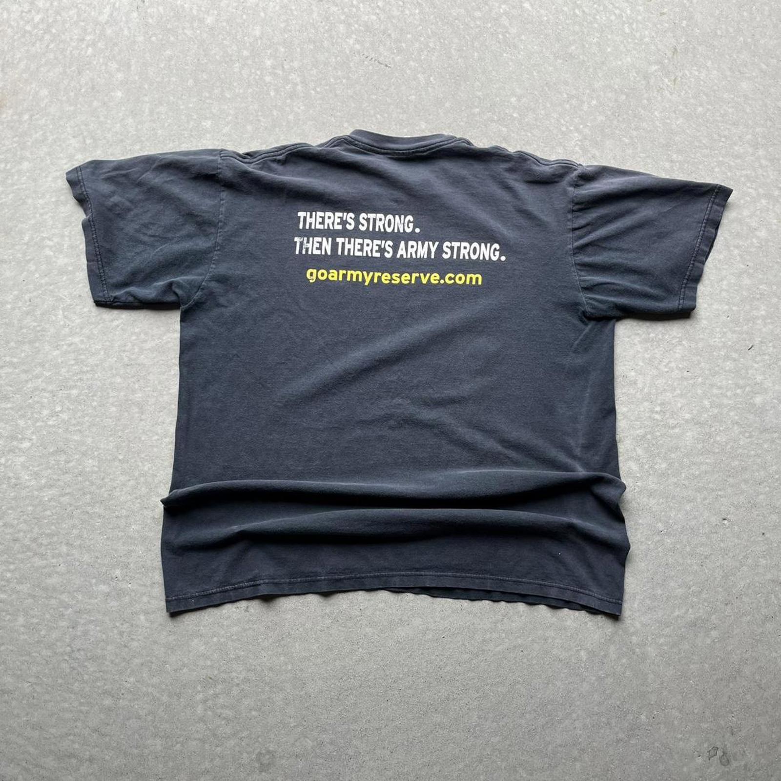 Vintage Y2K US Army Strong T-Shirt - Uptwn Vintage