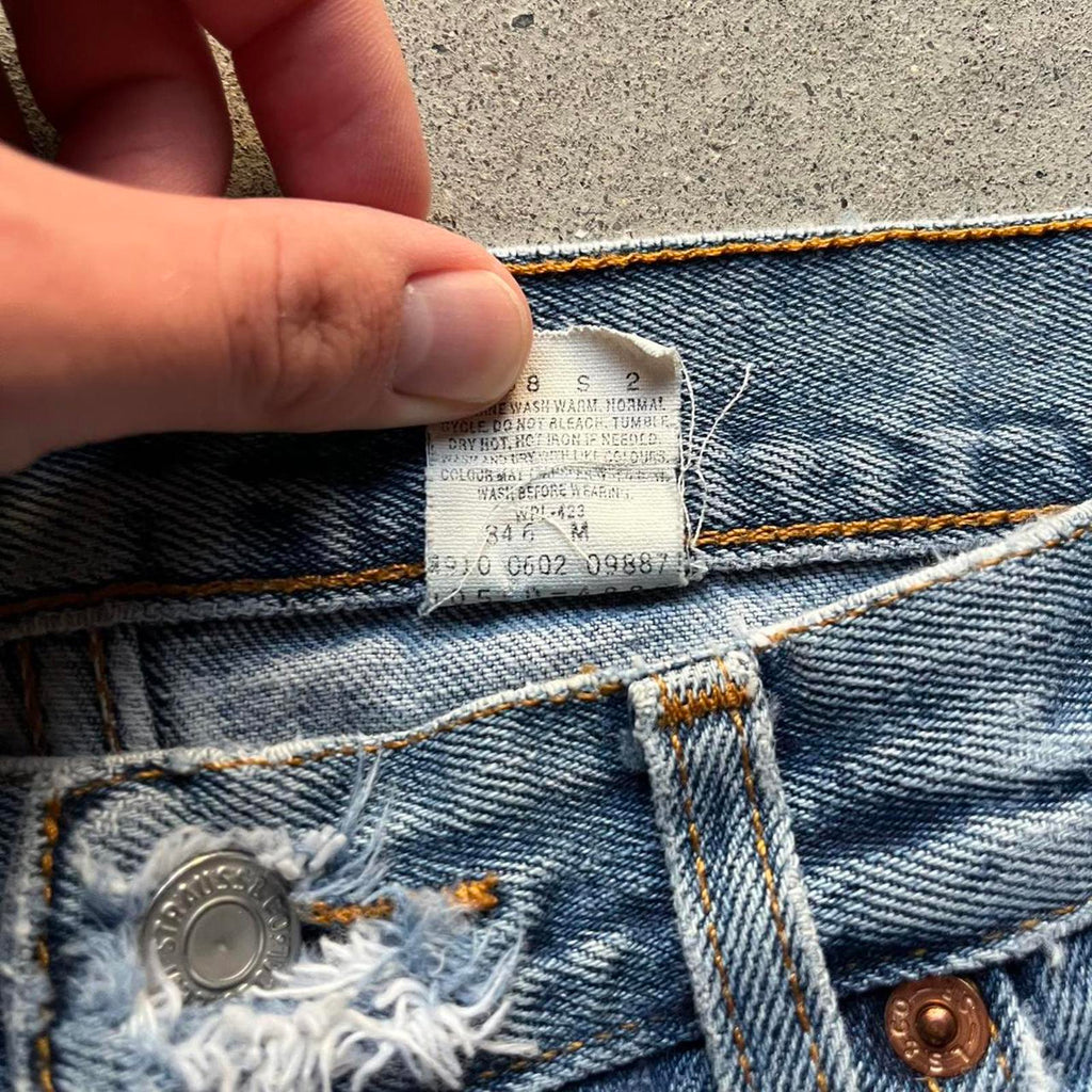 Vintage 2002 Levi’s 505 Denim Jeans - Uptwn Vintage