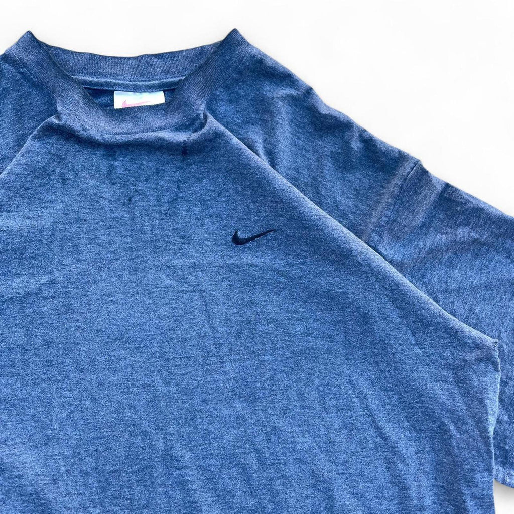 Vintage Grey 90’s Nike T-Shirt Side Check Nike - uptwn vintage - cdc76313-4bff-4eb2-a2f8-91245239c1f2