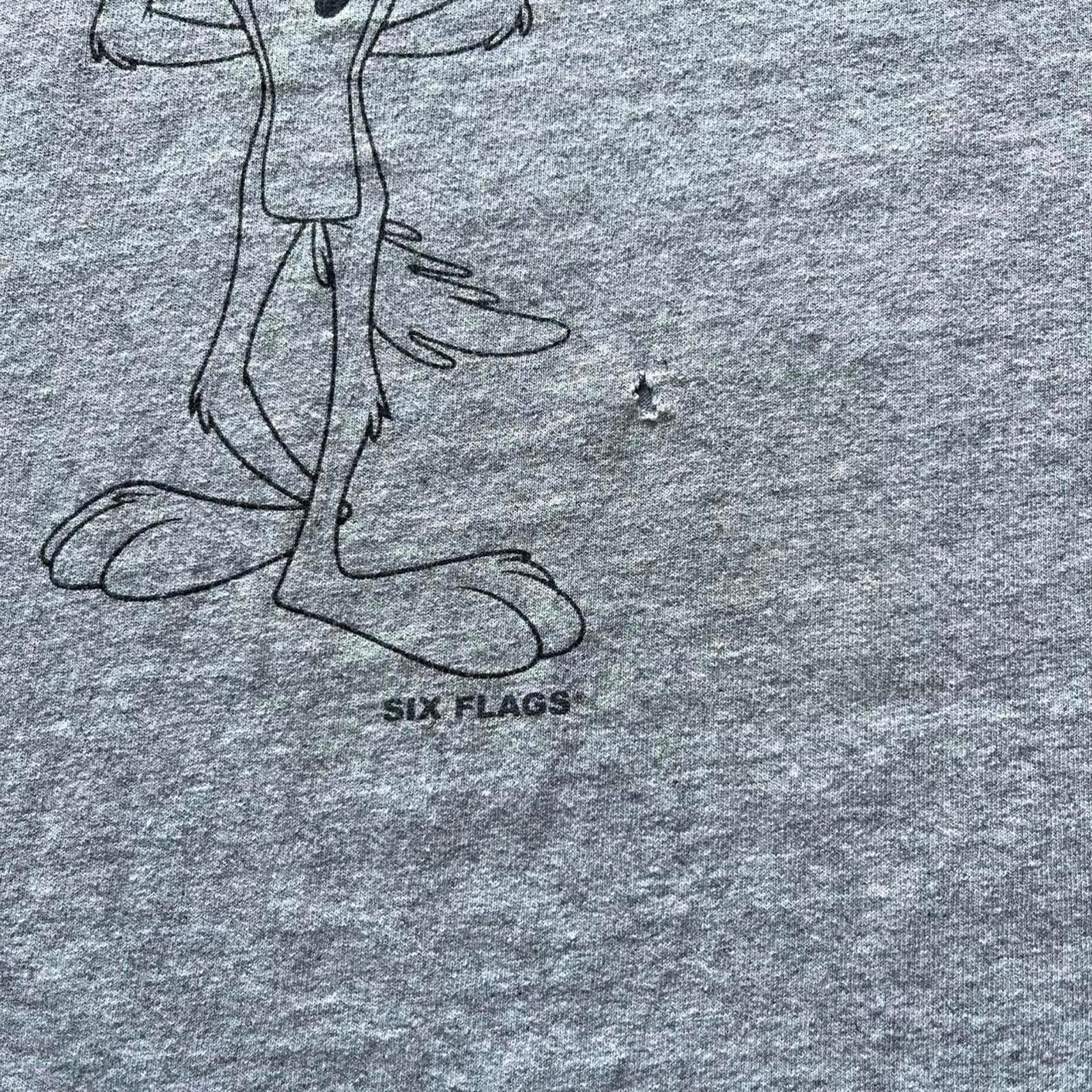 Vintage Clothing Vintage 90s Six Flags Wile-e Coyote Ringer T-Shirt American Vintage - uptwn vintage - d42f9407-1b17-4b3c-b646-d8f9023bf264