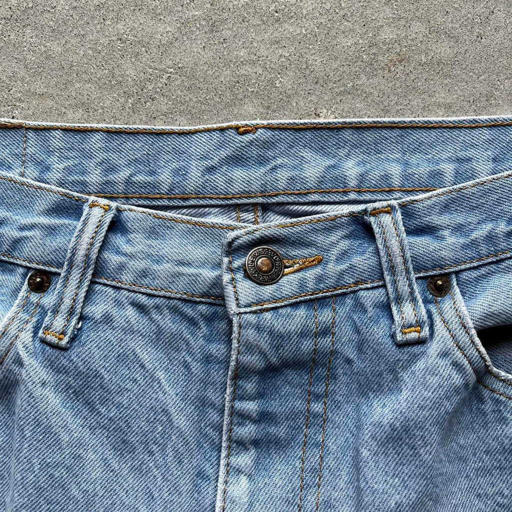 Vintage Clothing Vintage Y2K Distressed Levi’s Jeans Levi's - uptwn vintage - e32eda10-d7fc-4134-bbb6-7e5ed817bb75