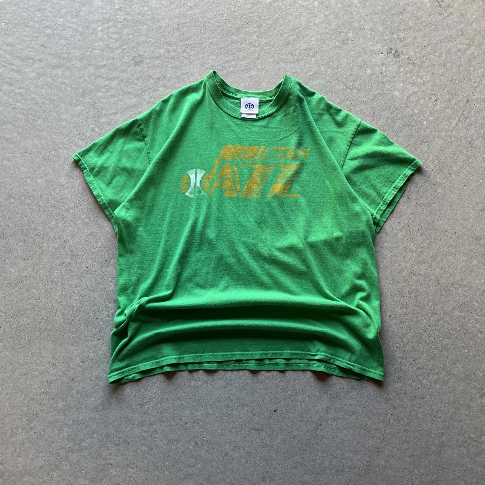 Vintage Y2K Green Utah Jazz T-Shirt - Uptwn Vintage