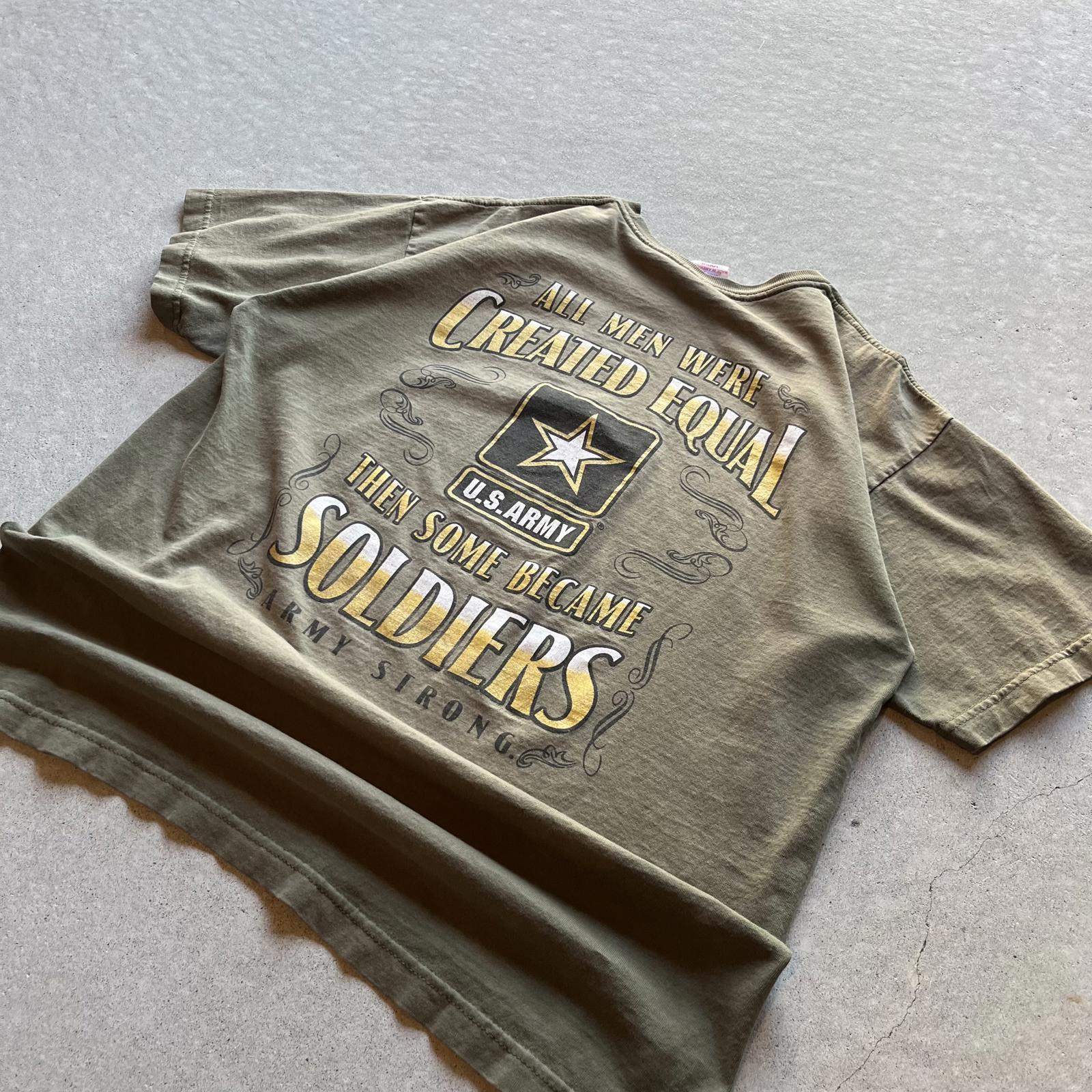 Vintage Y2K Thrashed Green US Army T-Shirt - Uptwn Vintage