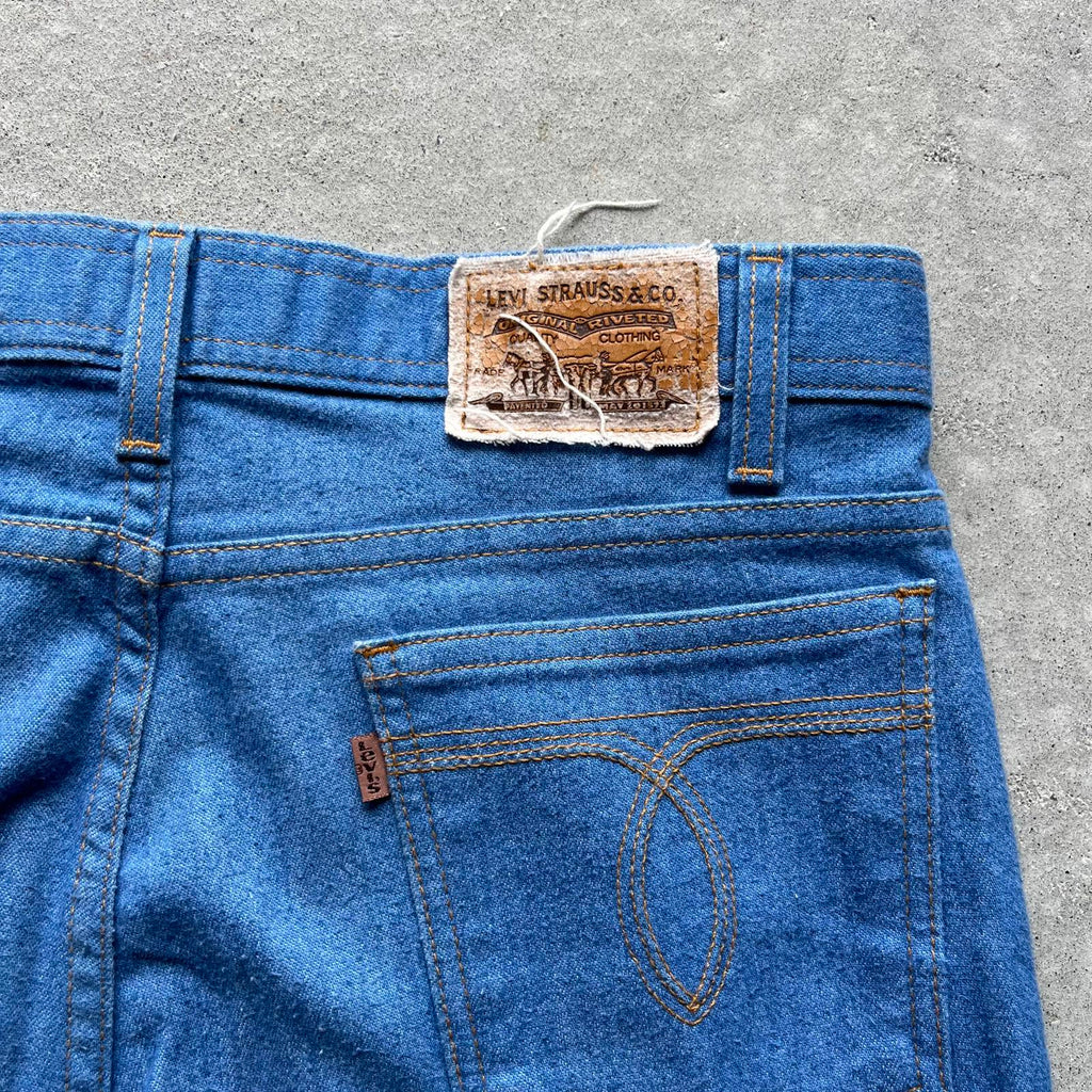 Vintage 1999 Levi’s Brown Tab Baggy Jeans - Uptwn Vintage
