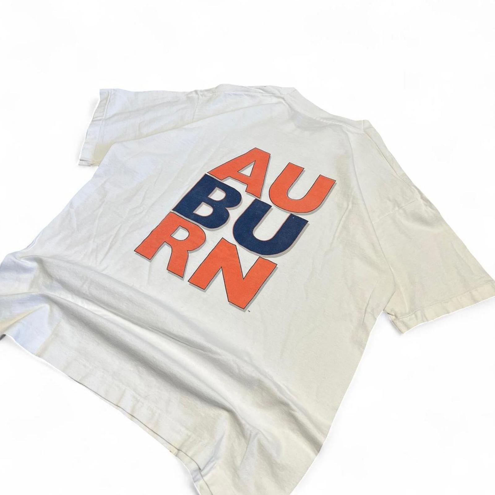 Vintage 90s Auburn University Tigers T-Shirt Fruit of the Loom - uptwn vintage - ebc45e1e-8584-461e-83d1-24613281f252