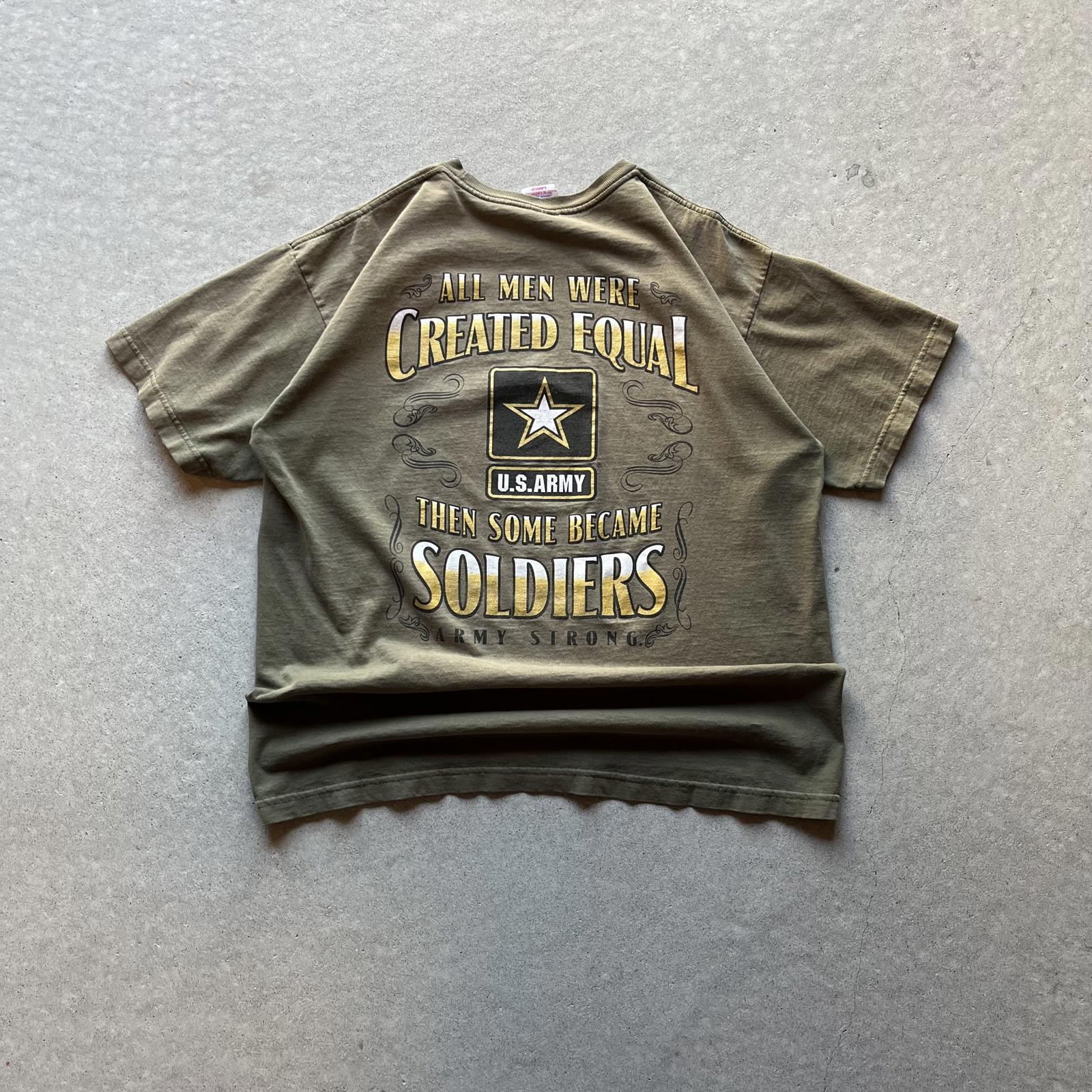 Vintage Y2K Thrashed Green US Army T-Shirt - Uptwn Vintage
