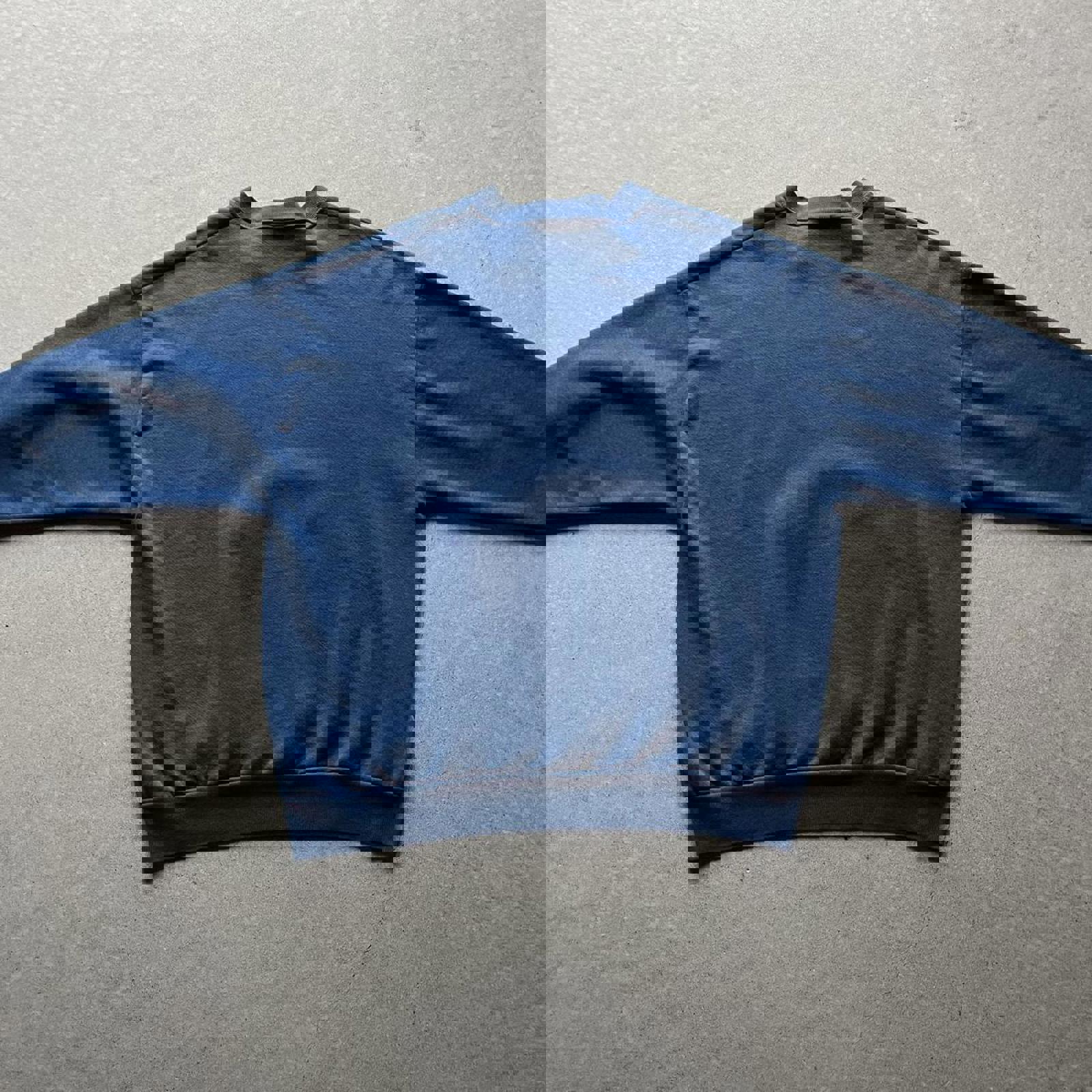 Vintage 90s Navy Wildlife Expedition Crewneck Sweatshirt