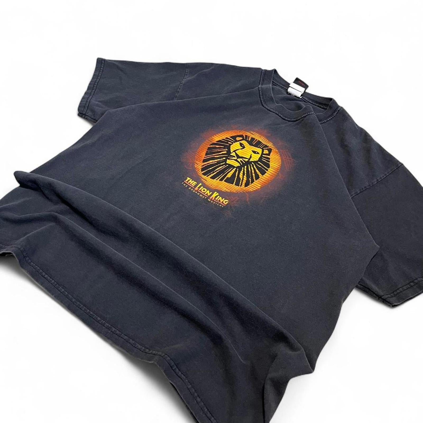 Vintage 2002 Disney Lion King Graphic T-Shirt