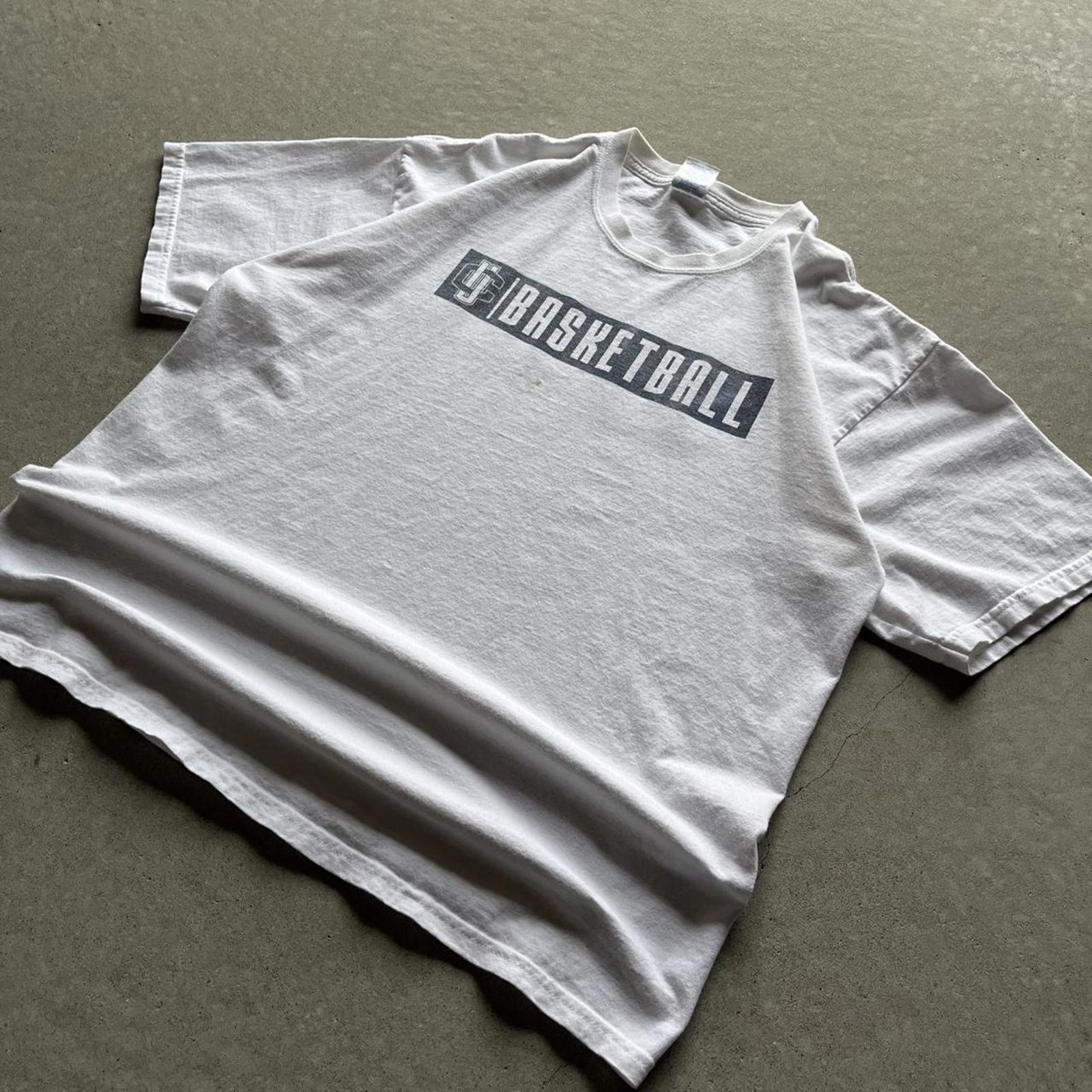 Vintage 90s UConn Basketball T-Shirt - Uptwn Vintage